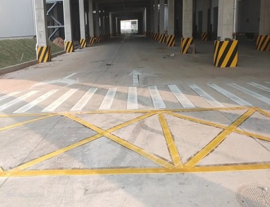 通辽通辽厂区道路标线施工